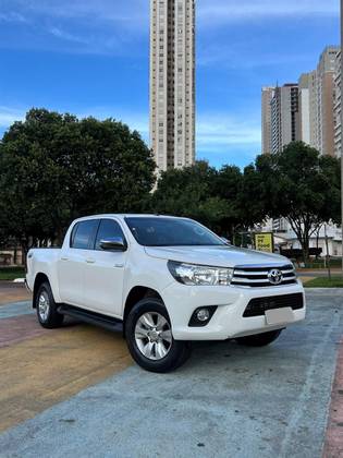 TOYOTA HILUX 2.8 SRV 4X4 CD 16V DIESEL 4P AUTOMÁTICO